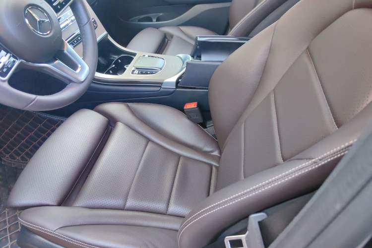 Used Mercedes-Benz GLC 2022 Facelift GLC 260 L 4MATIC Luxury Edition Left Front Seat
