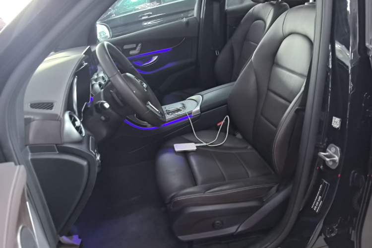 Used Mercedes-Benz GLC 2022 Facelift GLC 260 L 4MATIC Luxury Edition Left Front Seat