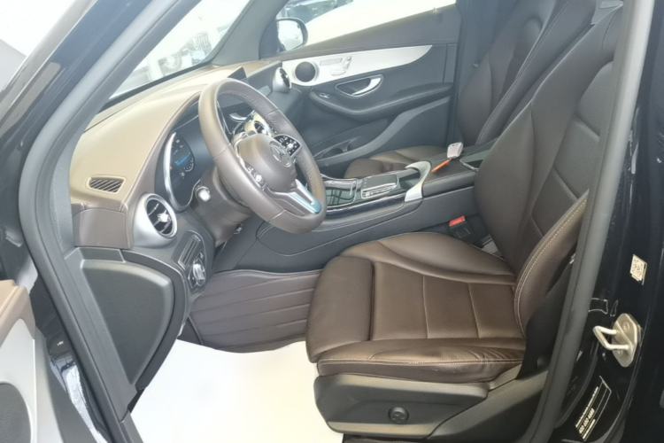 Used Mercedes-Benz GLC 2022 Refreshed GLC 260 L 4MATIC Dynamic Edition Left Front Seat