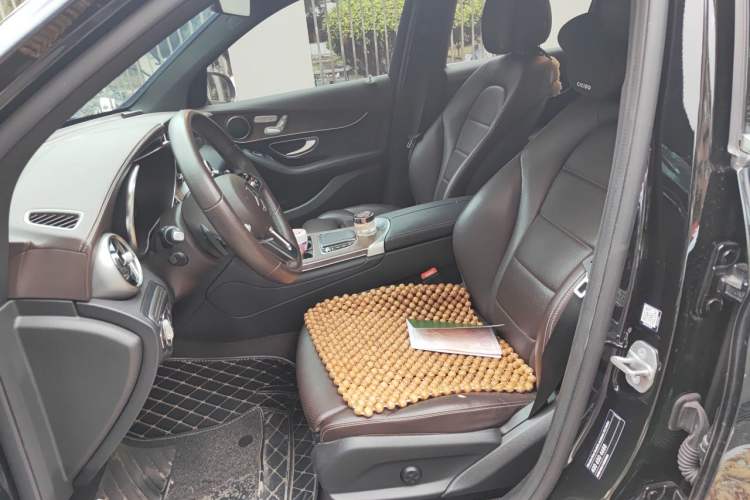 Used Mercedes-Benz GLC 2022 Second Facelift GLC 260 L 4MATIC Luxury Edition Left Front Seat