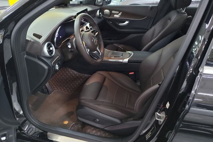 Used Mercedes-Benz GLC 2022 Second Facelift GLC 260 L 4MATIC Luxury Edition Left Front Seat