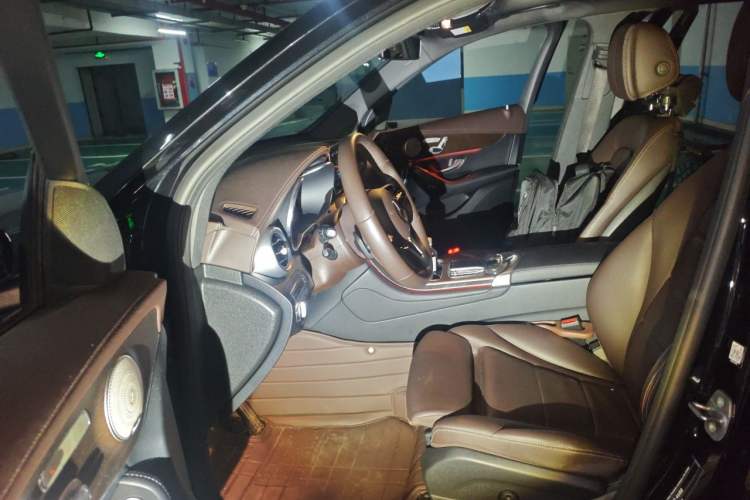 Used Mercedes-Benz GLC 2022 Second Facelift GLC 260 L 4MATIC Luxury Edition Left Front Seat