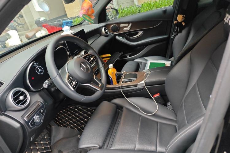 Used Mercedes-Benz GLC 2022 Facelifted GLC 300 L 4MATIC Luxury Edition Left Front Seat