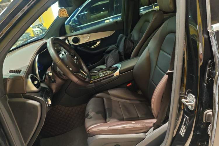 Used Mercedes-Benz GLC 2022 Second Facelift GLC 260 L 4MATIC Dynamic Edition Left Front Seat