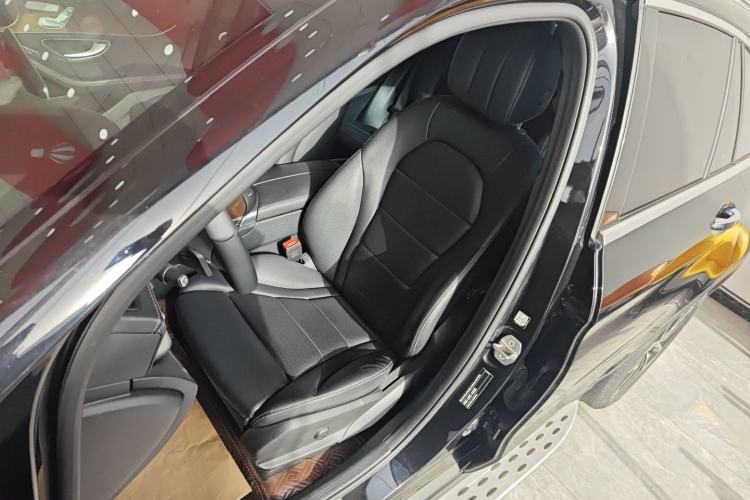 Used Mercedes-Benz GLC 2022 Second Facelift GLC 260 L 4MATIC Luxury Edition Left Front Seat