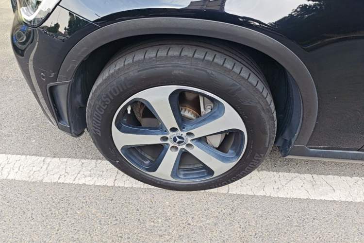 Used Mercedes-Benz GLC 2022 Facelifted GLC 260 L 4MATIC Dynamic Edition Left Front Wheel Hub