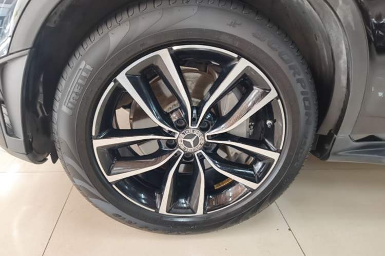 Used Mercedes-Benz GLC 2022 Refreshed GLC 300 L 4MATIC Dynamic Edition Left Front Wheel Hub