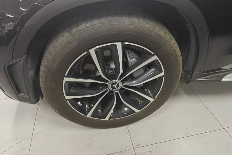 Used Mercedes-Benz GLC 2022 Refreshed GLC 300 L 4MATIC Dynamic Edition Left Front Wheel Hub