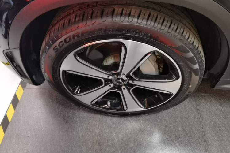 Used Mercedes-Benz GLC 2022 Refreshed GLC 300 L 4MATIC Dynamic Edition Prestige Version Left Front Wheel Hub