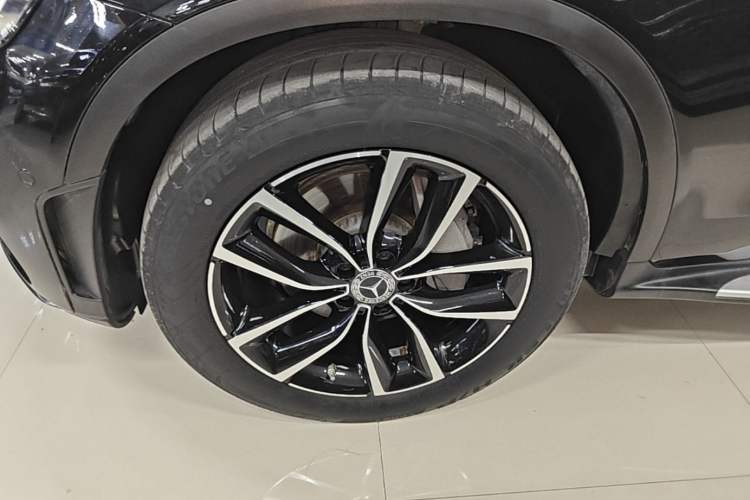 Used Mercedes-Benz GLC 2022 GLC 300 L 4MATIC Dynamic Model Left Front Wheel Hub