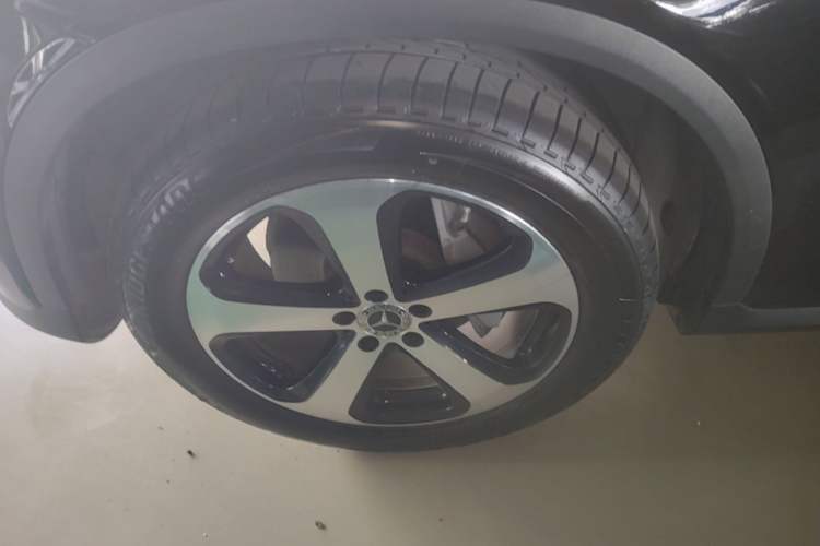 Used Mercedes-Benz GLC 2022 Refreshed GLC 260 L 4MATIC Dynamic Edition Left Front Wheel Hub