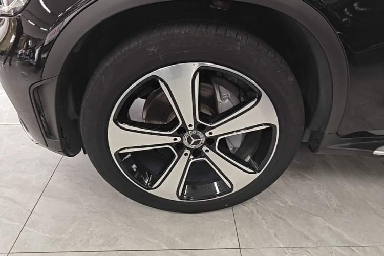 Used Mercedes-Benz GLC 2022 Refreshed GLC 300 L 4MATIC Dynamic Edition Prestige Version Left Front Wheel Hub