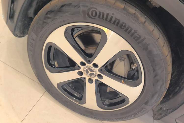 Used Mercedes-Benz GLC 2022 Facelifted GLC 260 L 4MATIC Dynamic Edition Left Front Wheel Hub