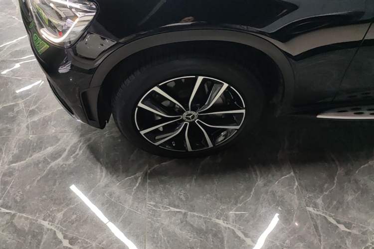 Used Mercedes-Benz GLC 2022 GLC 300 L 4MATIC Dynamic Model Left Front Wheel Hub