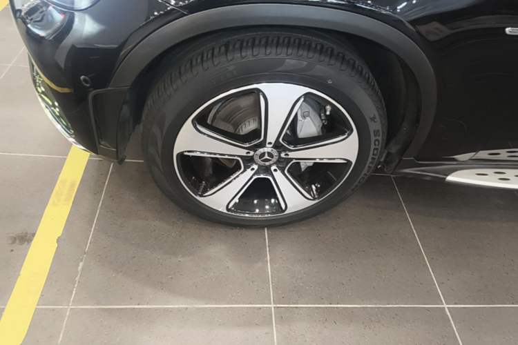 Used Mercedes-Benz GLC 2022 Refreshed GLC 300 L 4MATIC Dynamic Edition Prestige Version Left Front Wheel Hub