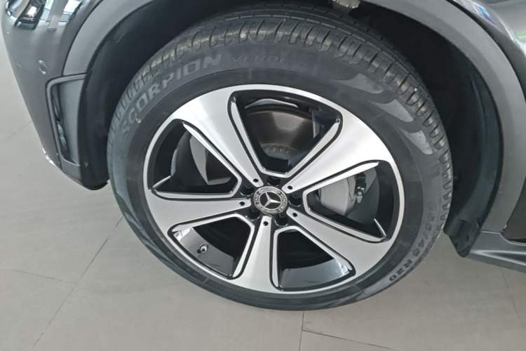 Used Mercedes-Benz GLC 2022 Refreshed GLC 300 L 4MATIC Dynamic Edition Prestige Version Left Front Wheel Hub