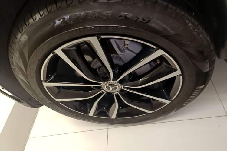 Used Mercedes-Benz GLC 2022 GLC 300 L 4MATIC Dynamic Model Left Front Wheel Hub