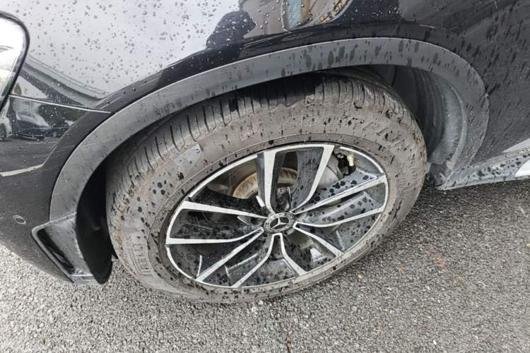 Used Mercedes-Benz GLC 2022 Facelift GLC 260 L 4MATIC Luxury Edition Left Front Wheel Hub