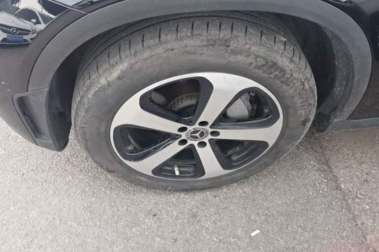 Used Mercedes-Benz GLC 2022 Facelifted GLC 260 L 4MATIC Dynamic Edition Left Front Wheel Hub