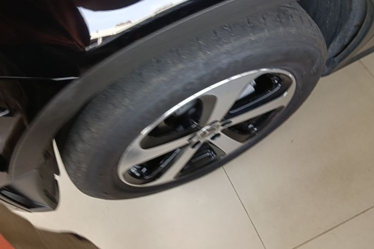Used Mercedes-Benz GLC 2022 Facelifted GLC 260 L 4MATIC Dynamic Edition Left Front Wheel Hub