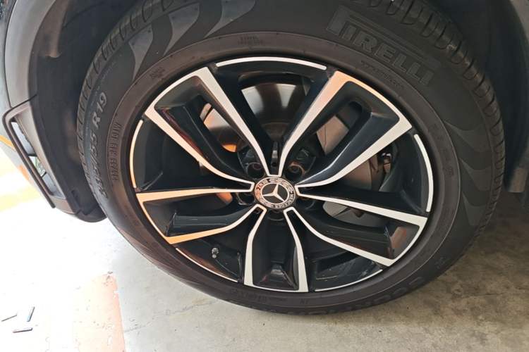Used Mercedes-Benz GLC 2022 GLC 260 L 4MATIC Luxury Model Left Front Wheel Hub