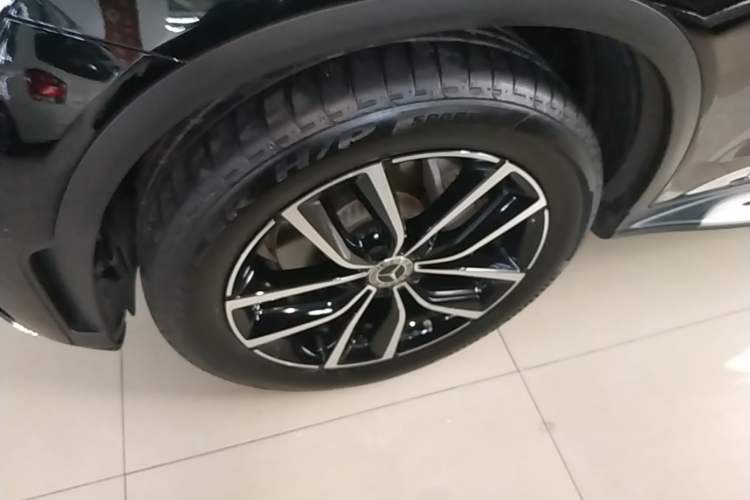 Used Mercedes-Benz GLC 2022 GLC 300 L 4MATIC Dynamic Model Left Front Wheel Hub