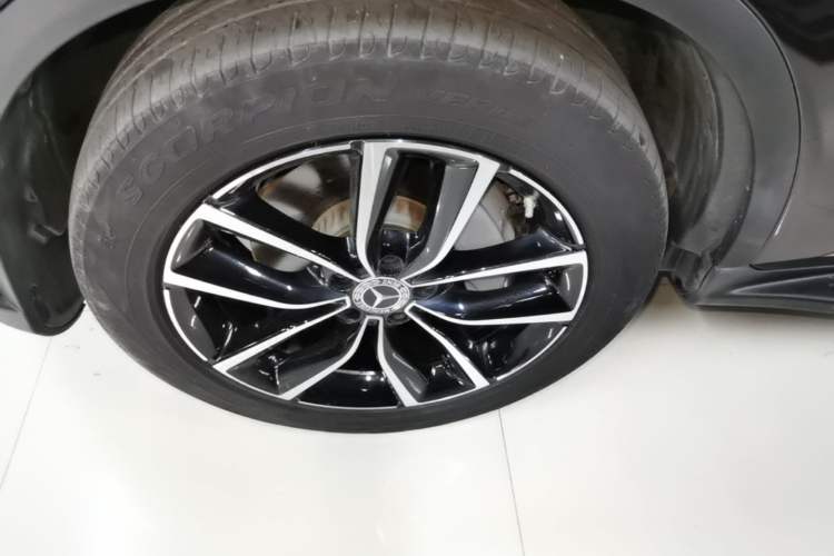Used Mercedes-Benz GLC 2022 GLC 300 L 4MATIC Dynamic Model Left Front Wheel Hub