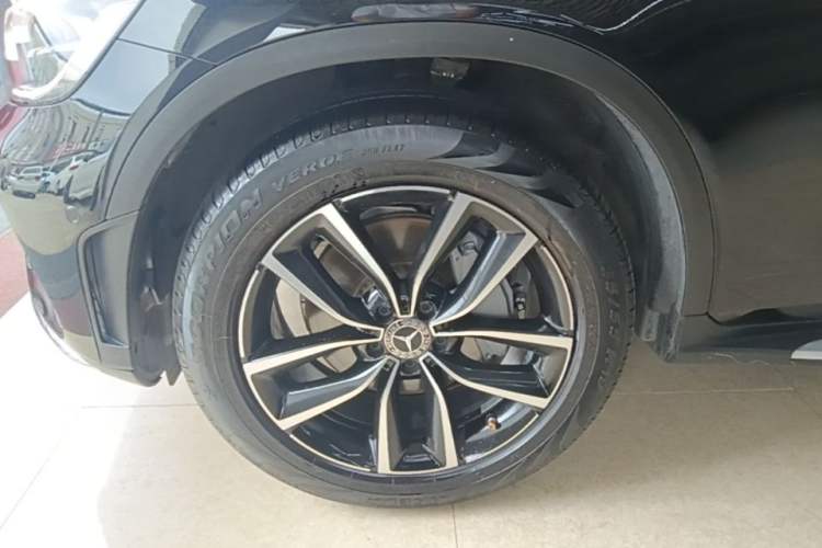 Used Mercedes-Benz GLC 2022 Refreshed GLC 300 L 4MATIC Dynamic Edition Left Front Wheel Hub