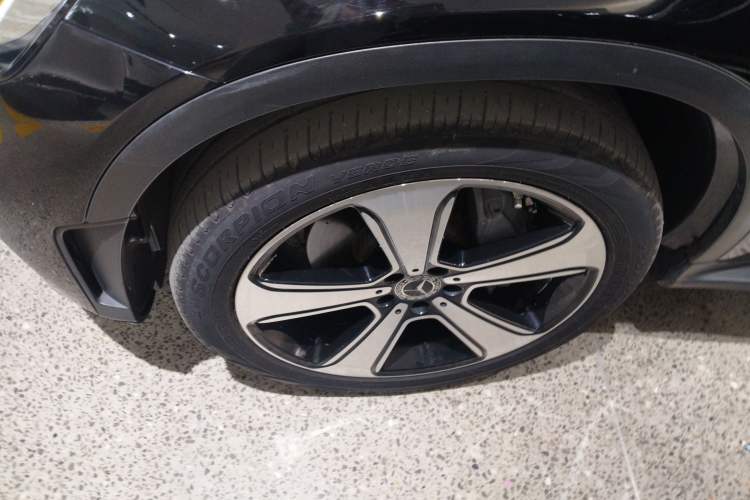 Used Mercedes-Benz GLC 2022 GLC 300 L 4MATIC Dynamic Edition Prestige Model Left Front Wheel Hub