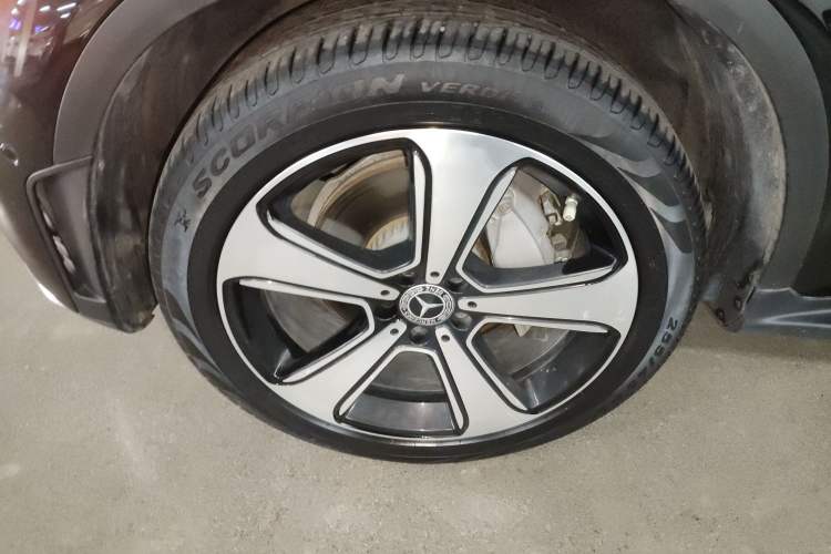 Used Mercedes-Benz GLC 2022 Refreshed GLC 300 L 4MATIC Dynamic Edition Prestige Version Left Front Wheel Hub