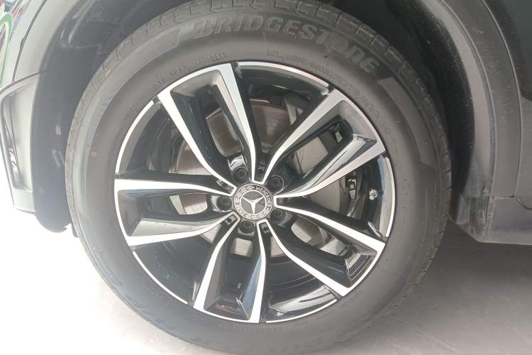 Used Mercedes-Benz GLC 2022 Facelift GLC 260 L 4MATIC Luxury Edition Left Front Wheel Hub