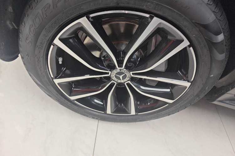 Used Mercedes-Benz GLC 2022 GLC 300 L 4MATIC Dynamic Model Left Front Wheel Hub