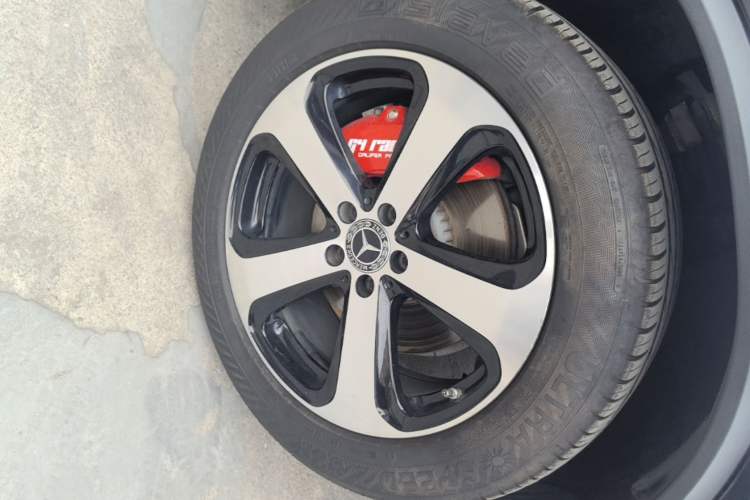 Used Mercedes-Benz GLC 2022 Second Facelift GLC 260 L 4MATIC Dynamic Edition Left Front Wheel Hub