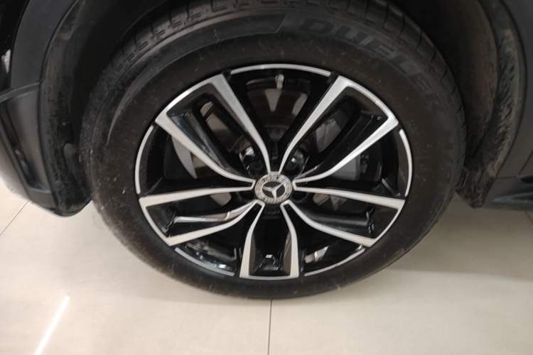 Used Mercedes-Benz GLC 2022 Refreshed GLC 300 L 4MATIC Dynamic Edition Left Front Wheel Hub