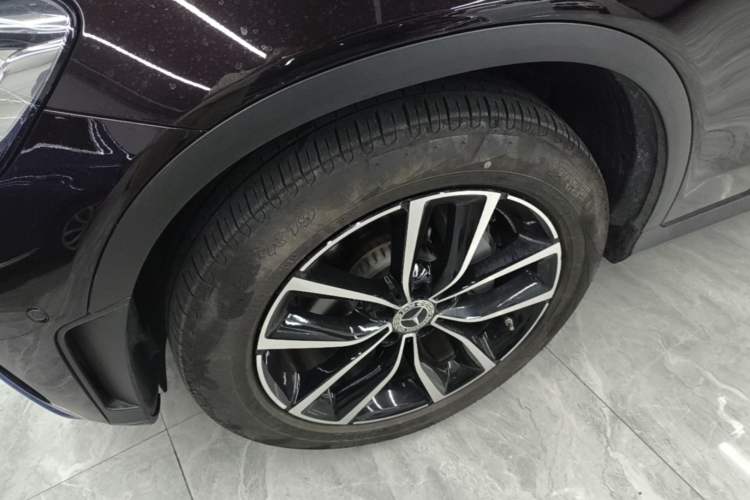 Used Mercedes-Benz GLC 2022 Facelift GLC 260 L 4MATIC Luxury Edition Left Front Wheel Hub