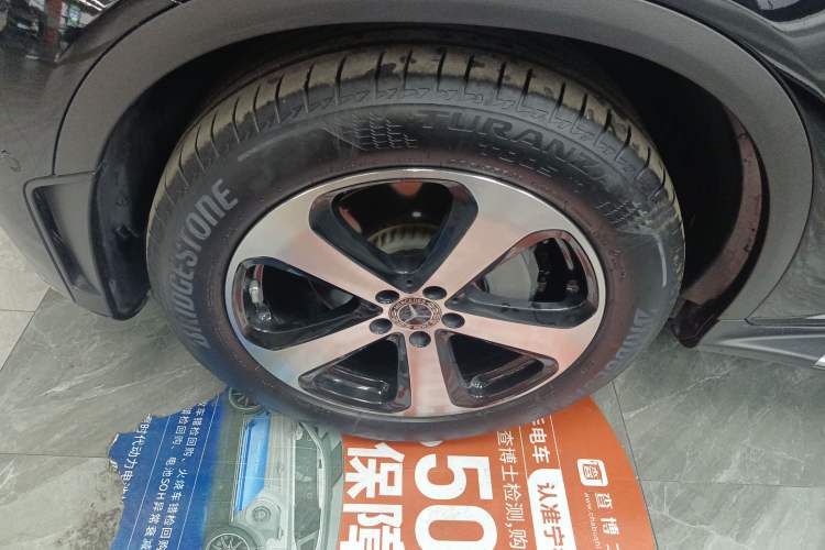 Used Mercedes-Benz GLC 2022 Facelifted GLC 260 L 4MATIC Dynamic Edition Left Front Wheel Hub