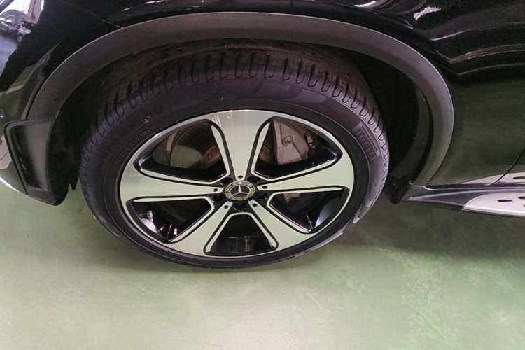 Used Mercedes-Benz GLC 2022 Refreshed GLC 300 L 4MATIC Dynamic Edition Prestige Version Left Front Wheel Hub