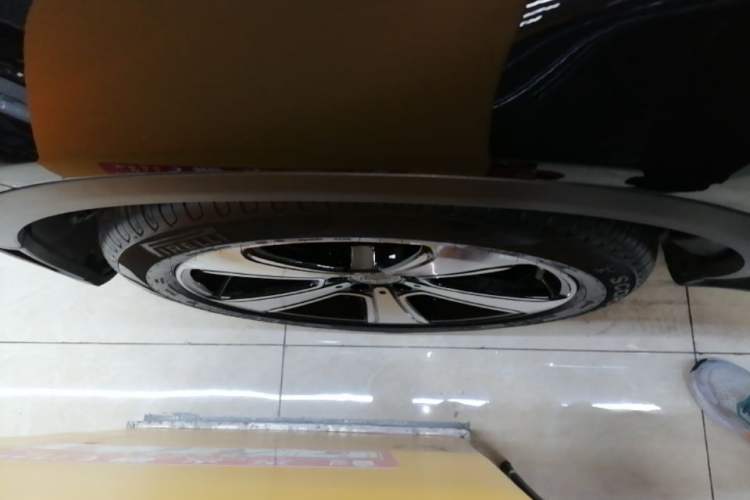 Used Mercedes-Benz GLC 2022 Refreshed GLC 300 L 4MATIC Dynamic Edition Prestige Version Left Front Wheel Hub