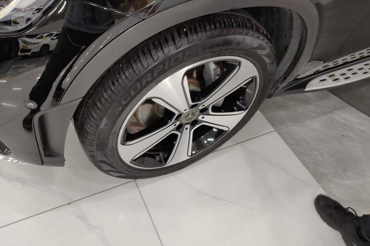 Used Mercedes-Benz GLC 2022 Refreshed GLC 300 L 4MATIC Dynamic Edition Prestige Version Left Front Wheel Hub