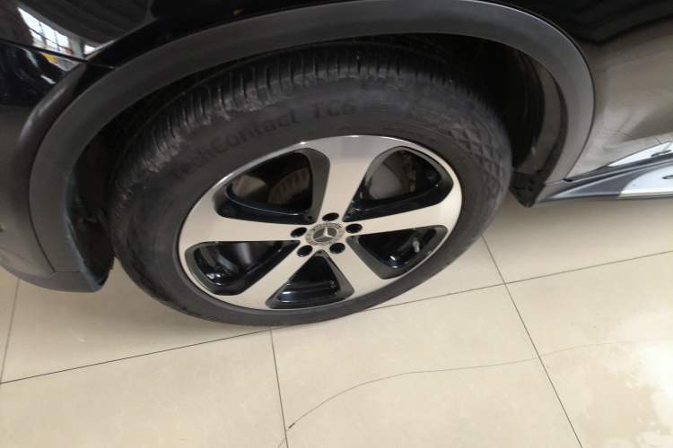 Used Mercedes-Benz GLC 2022 Refreshed GLC 260 L 4MATIC Dynamic Edition Left Front Wheel Hub