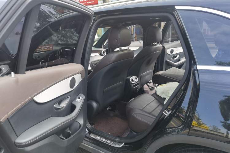 Used Mercedes-Benz GLC 2022 Refreshed GLC 260 L 4MATIC Dynamic Edition Left Rear Seat