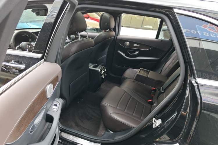 Used Mercedes-Benz GLC 2022 Refreshed GLC 300 L 4MATIC Dynamic Edition Prestige Version Left Rear Seat