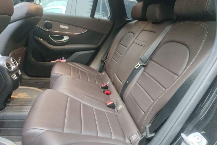 Used Mercedes-Benz GLC 2022 Second Facelift GLC 260 L 4MATIC Luxury Edition Left Rear Seat
