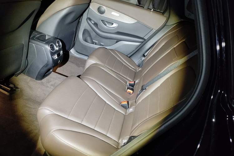 Used Mercedes-Benz GLC 2022 Refreshed GLC 300 L 4MATIC Dynamic Edition Prestige Version Left Rear Seat