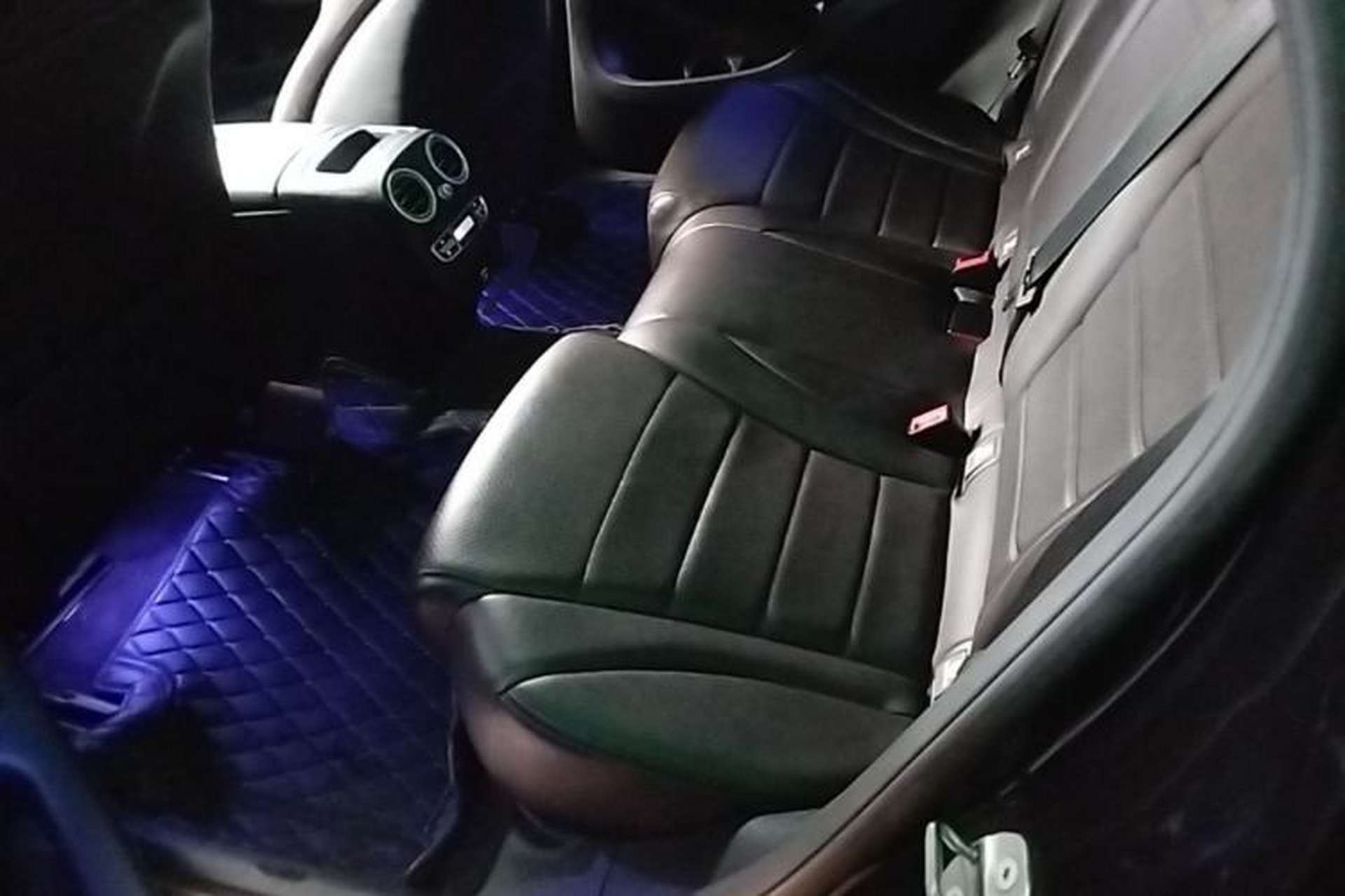 Used Mercedes-Benz GLC 2022 Facelift GLC 260 L 4MATIC Luxury Edition Left Rear Seat