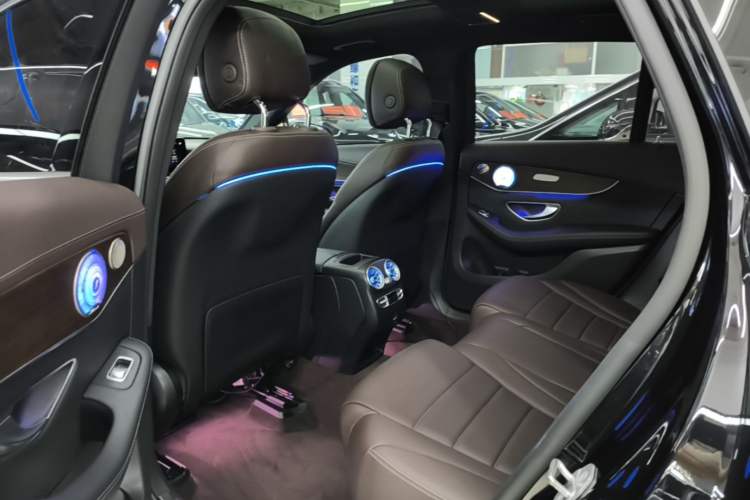 Used Mercedes-Benz GLC 2022 Refreshed GLC 300 L 4MATIC Dynamic Edition Prestige Version Left Rear Seat