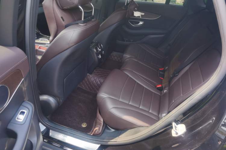 Used Mercedes-Benz GLC 2022 Refreshed GLC 300 L 4MATIC Dynamic Edition Prestige Version Left Rear Seat