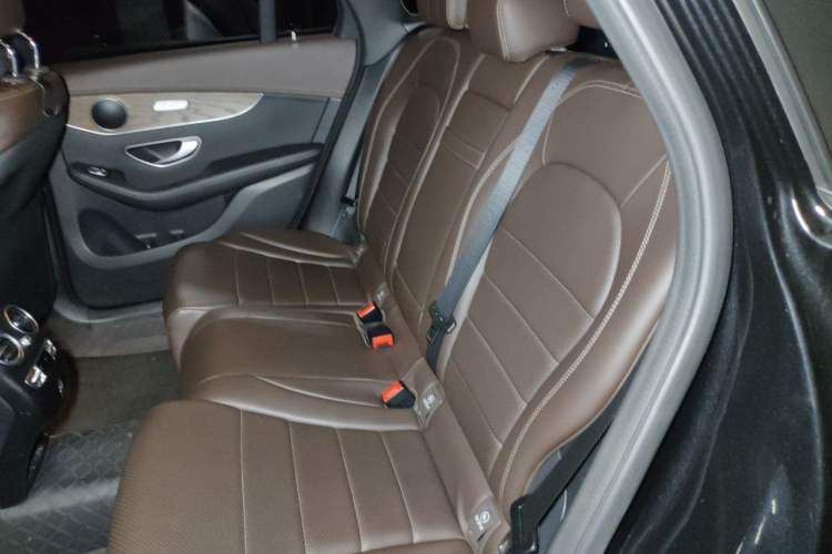 Used Mercedes-Benz GLC 2022 Second Facelift GLC 260 L 4MATIC Luxury Edition Left Rear Seat