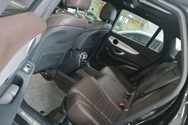 Used Mercedes-Benz GLC 2022 Facelifted GLC 260 L 4MATIC Dynamic Edition Left Rear Seat
