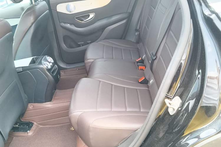 Used Mercedes-Benz GLC 2022 Refreshed GLC 260 L 4MATIC Dynamic Edition Left Rear Seat
